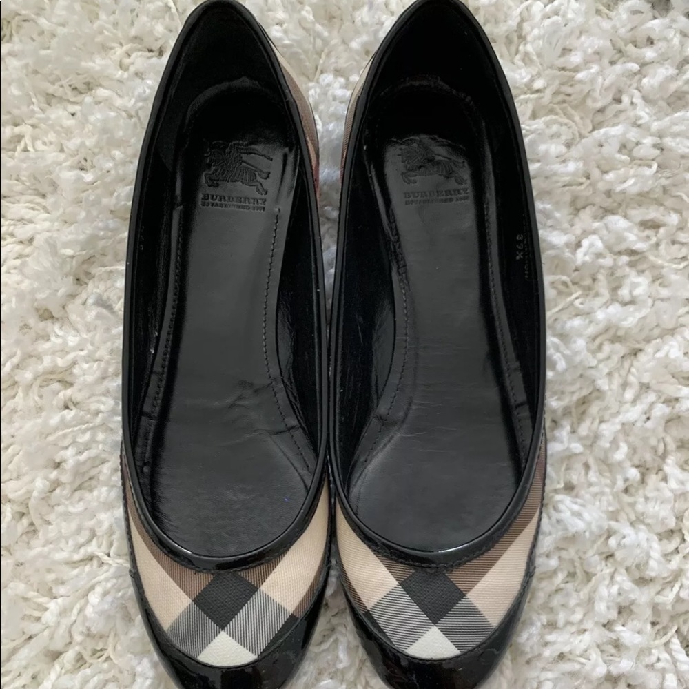 Burberry flats